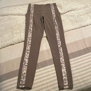 Athleta xxs leggings salutation stash pocket in serene 7/8
